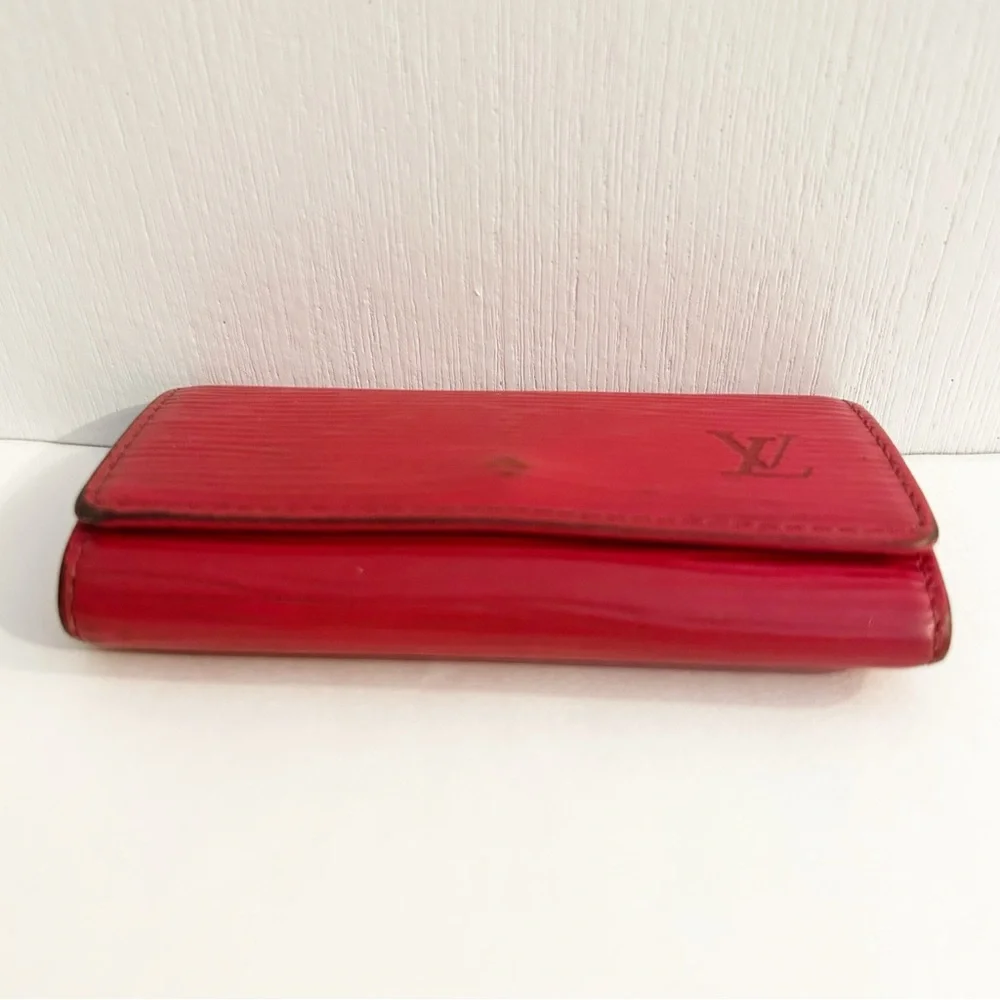 Louis Vuitton Authentic 4-Hook Key Holder in Castillian Red Epi Leather VTG